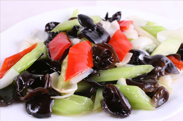 西芹百合炒木耳