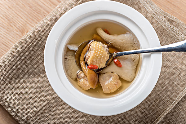 滋补老鸡汤